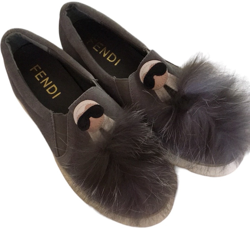 🩸Pre-loved Fendi Karl Lagerfeld Style (Karlito) Fur Slip Ons 🥿